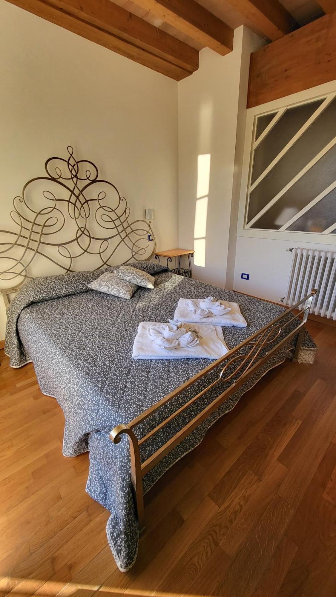 Balconi San Giorgio Bed & Breakfast Varenna Ruang foto