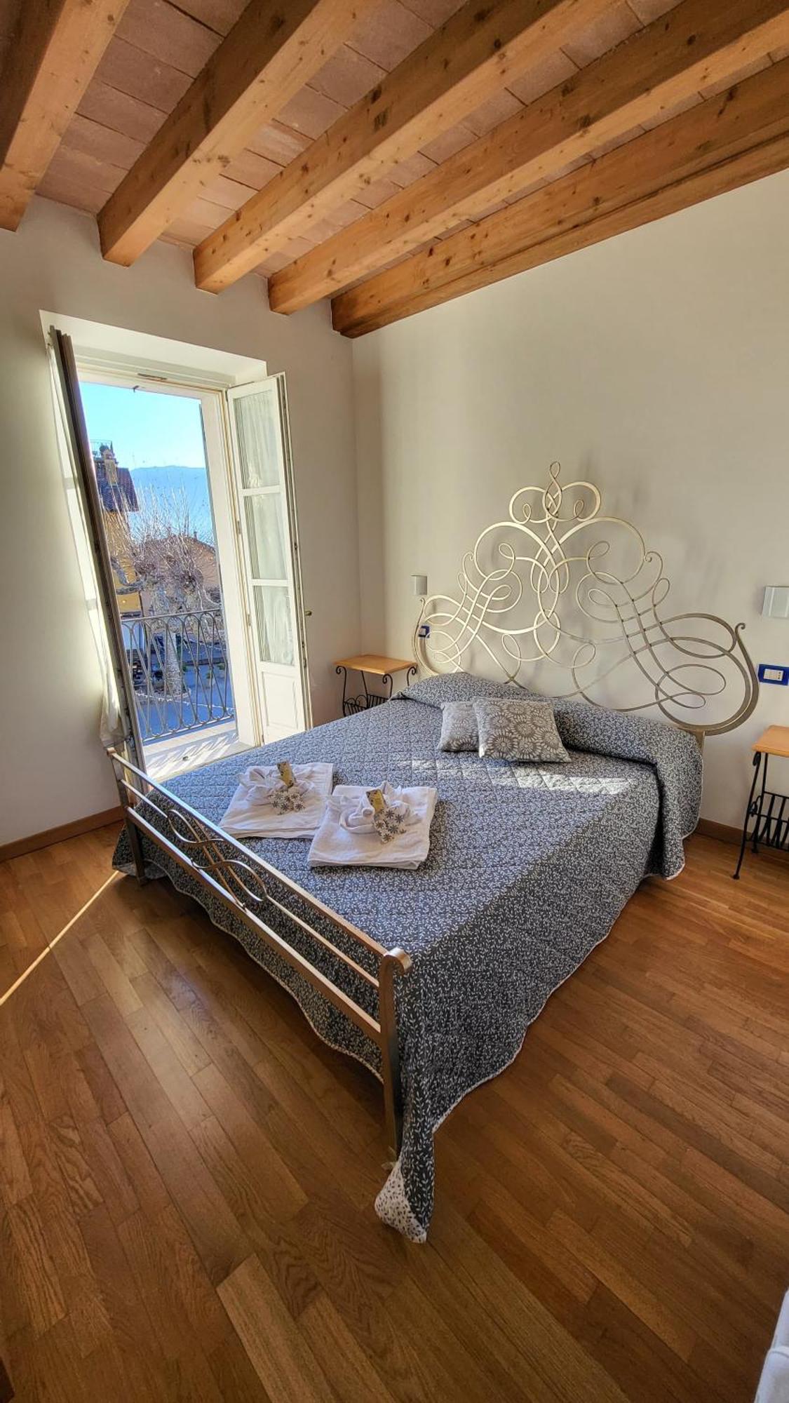 Balconi San Giorgio Bed & Breakfast Varenna Bagian luar foto